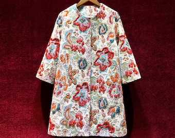 Vintage Franse geborduurde moederkleding - 3D-bloemen en juwelenaccenten (voor alle leeftijden) | Casual elegante midi-jas met 3/4-mouwen