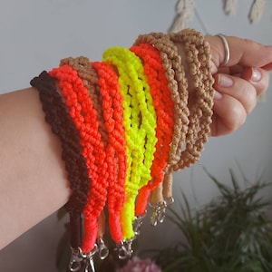 Macrame wrislet