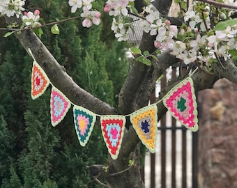 Granny bunting Boho Drapeaux colorés au crochet, décor de festival au crochet, décorations festives, motifs de grand-mère crochetés, décoration intérieure confortable