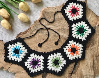 Collar infantil/juvenil, motivo cuadrado de la abuela con elementos bordados, crochet hecho a mano