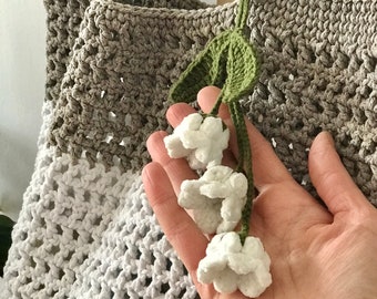 Taschenanhänger, Сar Dekoration, Maiglöckchen handgehäkelt, gestrickte Pflanzenblumen, süße gemütliche Wohndekoration