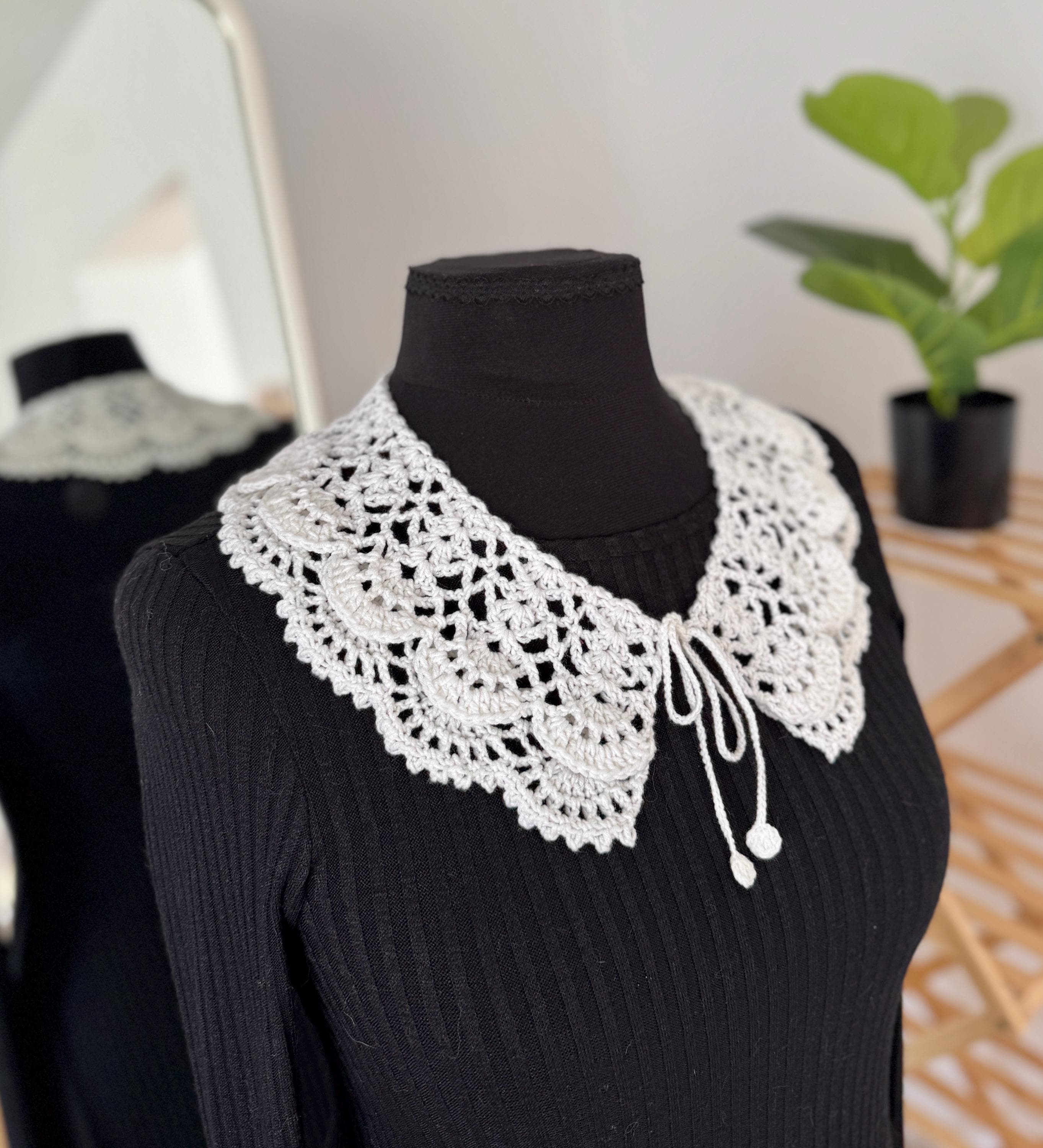 Crochet Collar, Fashionable Stylish Lace for Women, Handmade
