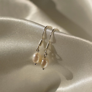 Freshwater pearl earrings