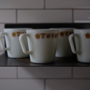 1970s vintage PYREX butterfly gold mugs set of 4 - genuine pyrex diagonal handle mugs mid-century cottage core farmhouse 70s kitchen