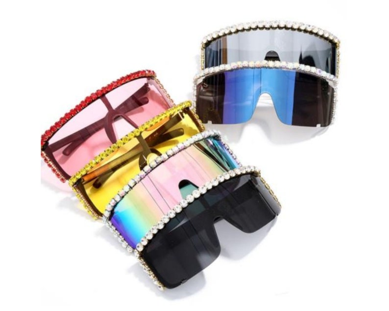 Trendy Ultimate Wholesale Clothing Vendors List Clothing Manufacturers /& Distributors Vintage Suppliers Trendy Clothing Suppliers