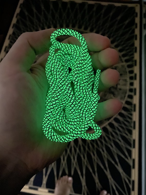 yeezy glow laces