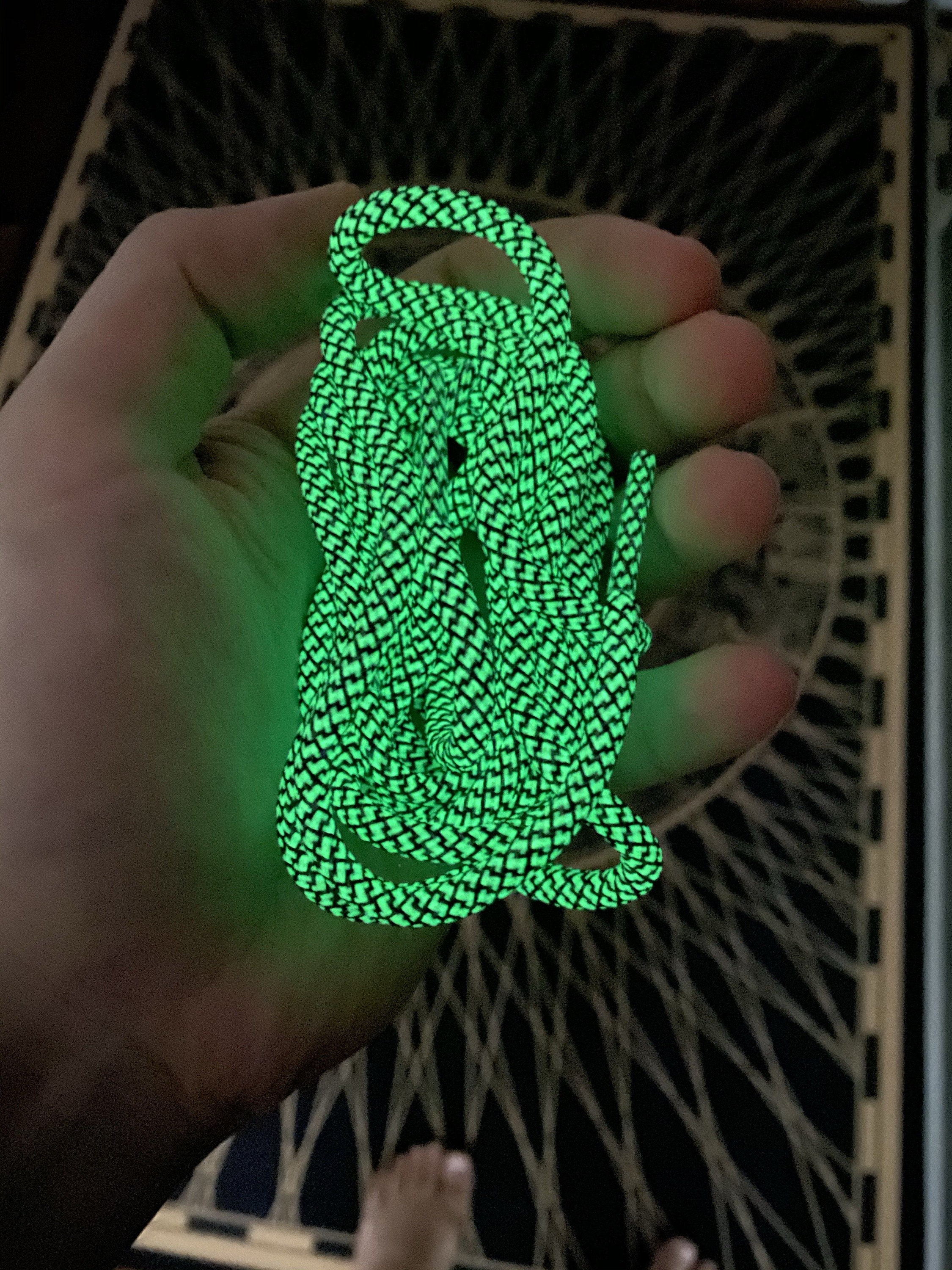 glow in the dark yeezy laces