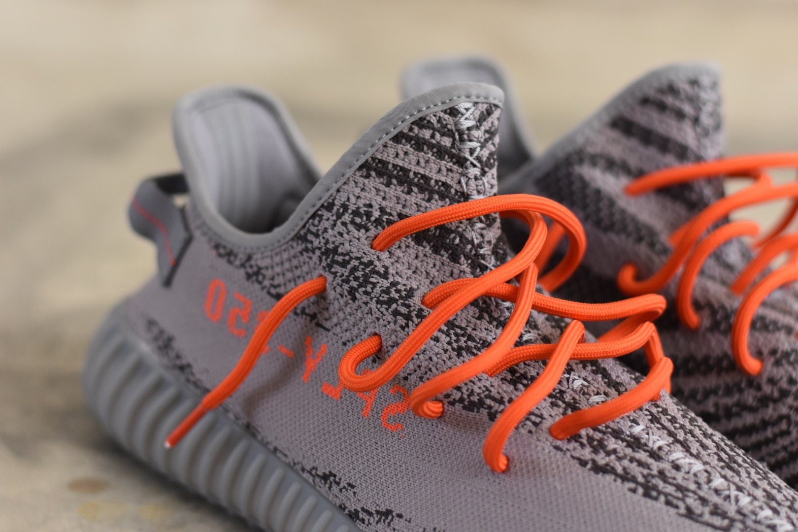 BASICS ロープレース - オレンジ ベルーガ 2.0 Yeezy Boost 350 BASICS ロープレース - オレンジ ベルーガ 2.0 Yeezy Boost 350