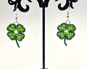 Pendientes colgantes de cuentas hipoalergénicos con diseño de trébol de cuatro hojas del Día de San Patricio