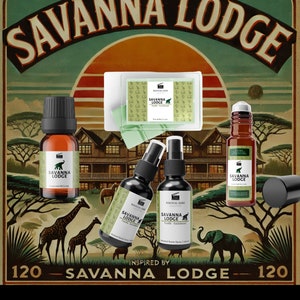 Puede incluir: Un conjunto de productos para el baño y el cuerpo con temática de safari. Los productos incluyen una pastilla de jabón, un aceite esencial de roll-on, un spray para el ambiente y un aceite de fragancia. El empaque presenta un esquema de color verde y marrón con un elefante de dibujos animados y el texto "Savanna Lodge".