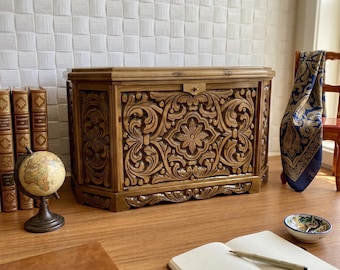 Handgeschnitzte Truhe aus Nussbaum | Erbstück Aufbewahrung | Holzbox Erinnerungsbox | Luxus Truhe