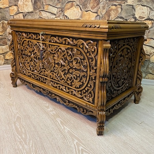 BİG size Handcarved wooden chest,wooden hope chest,handmade storage trunk,handmade walnut box Active