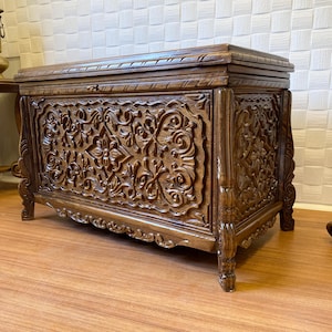 BİG size   Handcarved wooden chest,wooden hope chest,handmade storage trunk,handmade walnut box Active