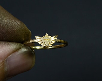 14K Gold Zelda Engagement Ring: Hyrule Crest Geek Jewelry