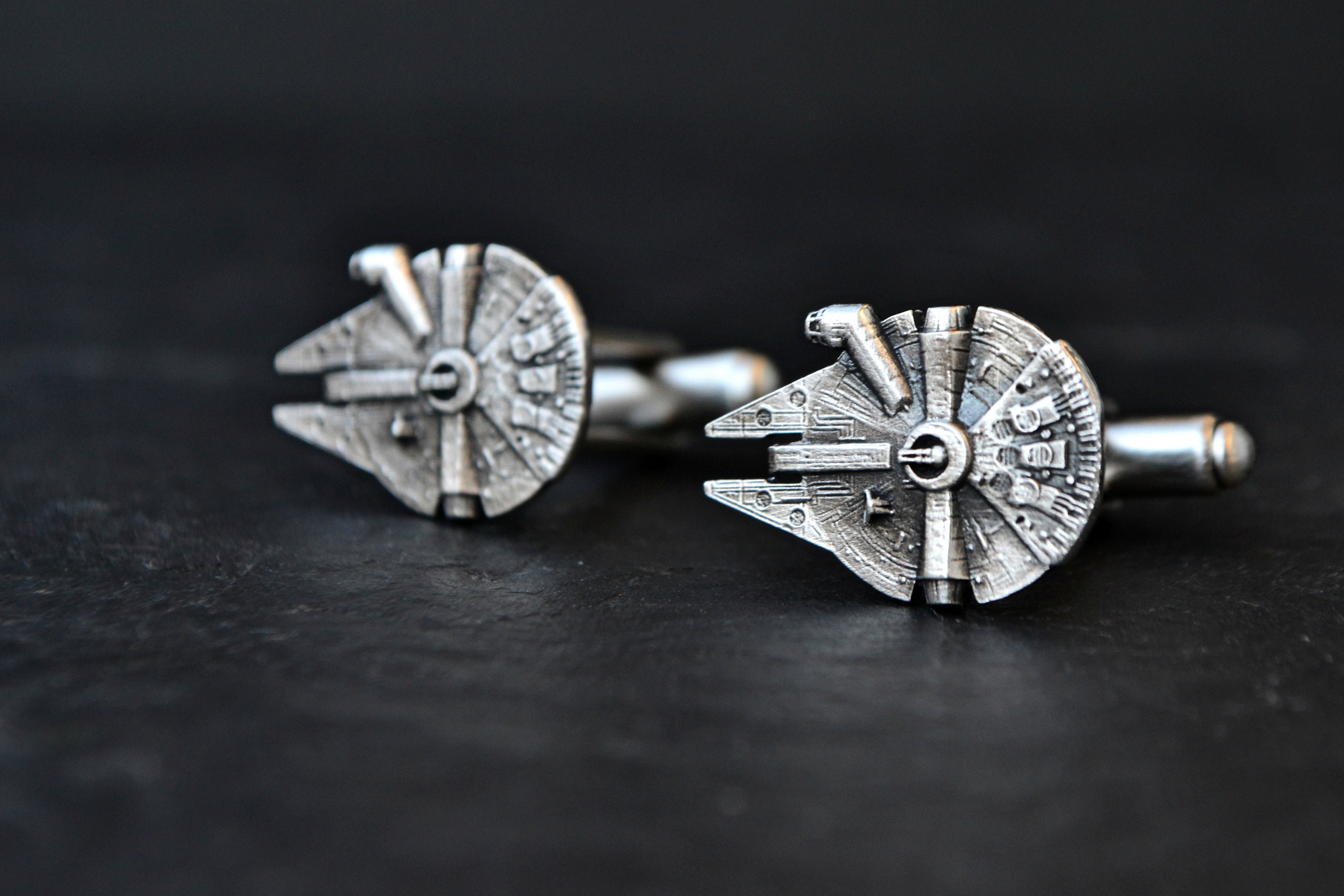 Star Wars Mandalorian Cufflinks and Tie Bar Set: Cufflinks Depot