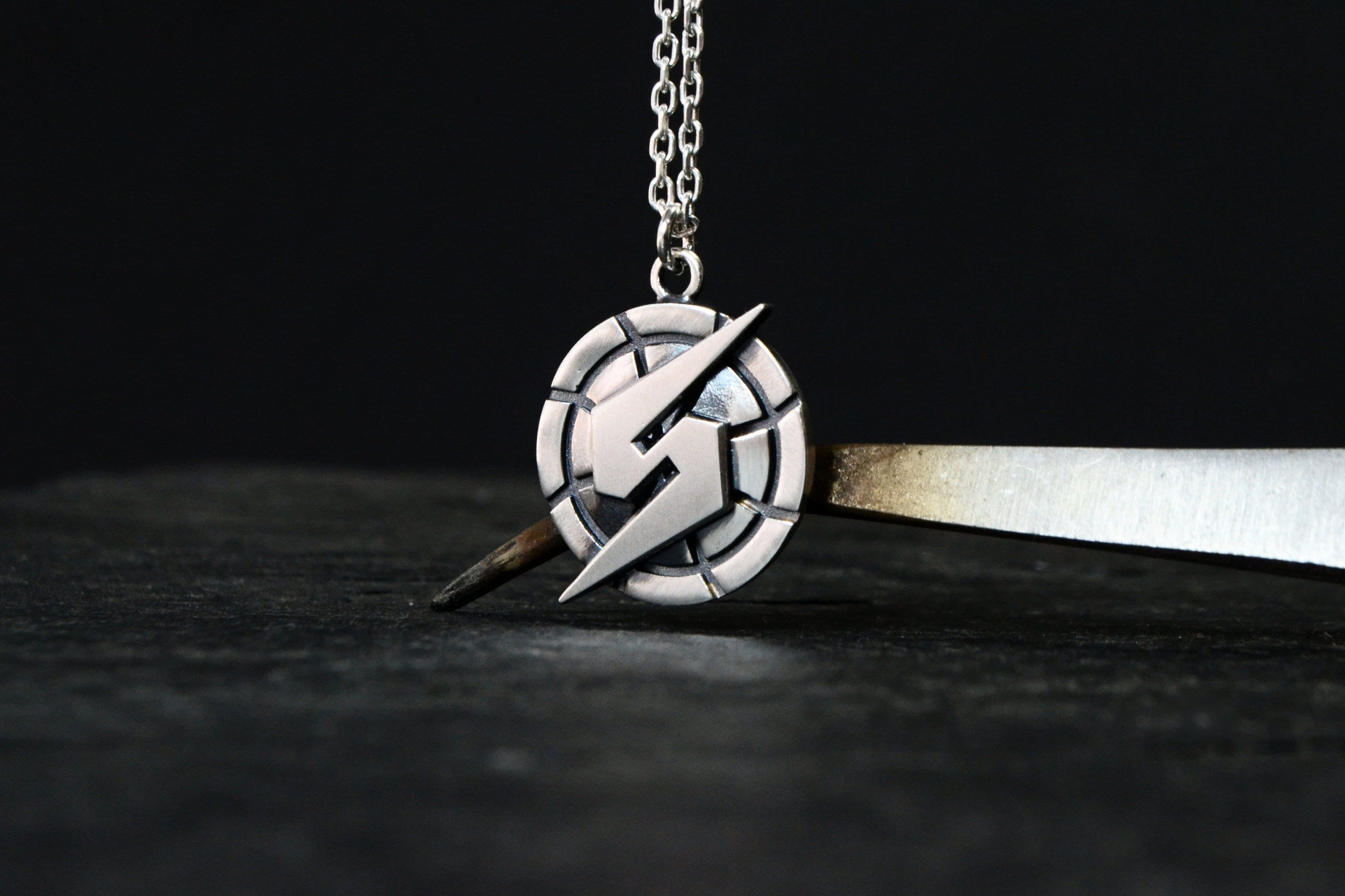 新品 Ameri SCREW CIRCLE NECKLACE Ameri（アメリ）の「SCREW CIRCLE NECKLACE（ネックレス）」 - WEAR