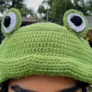 Sombrero de pescador de ganchillo con forma de rana