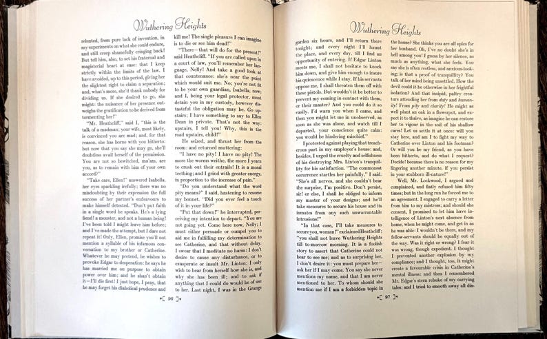 Peut inclure: Un livre ouvert affichant deux pages de texte du roman Wuthering Heights. Les pages pr&eacute;sentent un texte imprim&eacute; en noir sur papier blanc cass&eacute; avec les num&eacute;ros de page 96 et 97 en bas. Le livre est ouvert &agrave; plat, montrant des colonnes de texte.