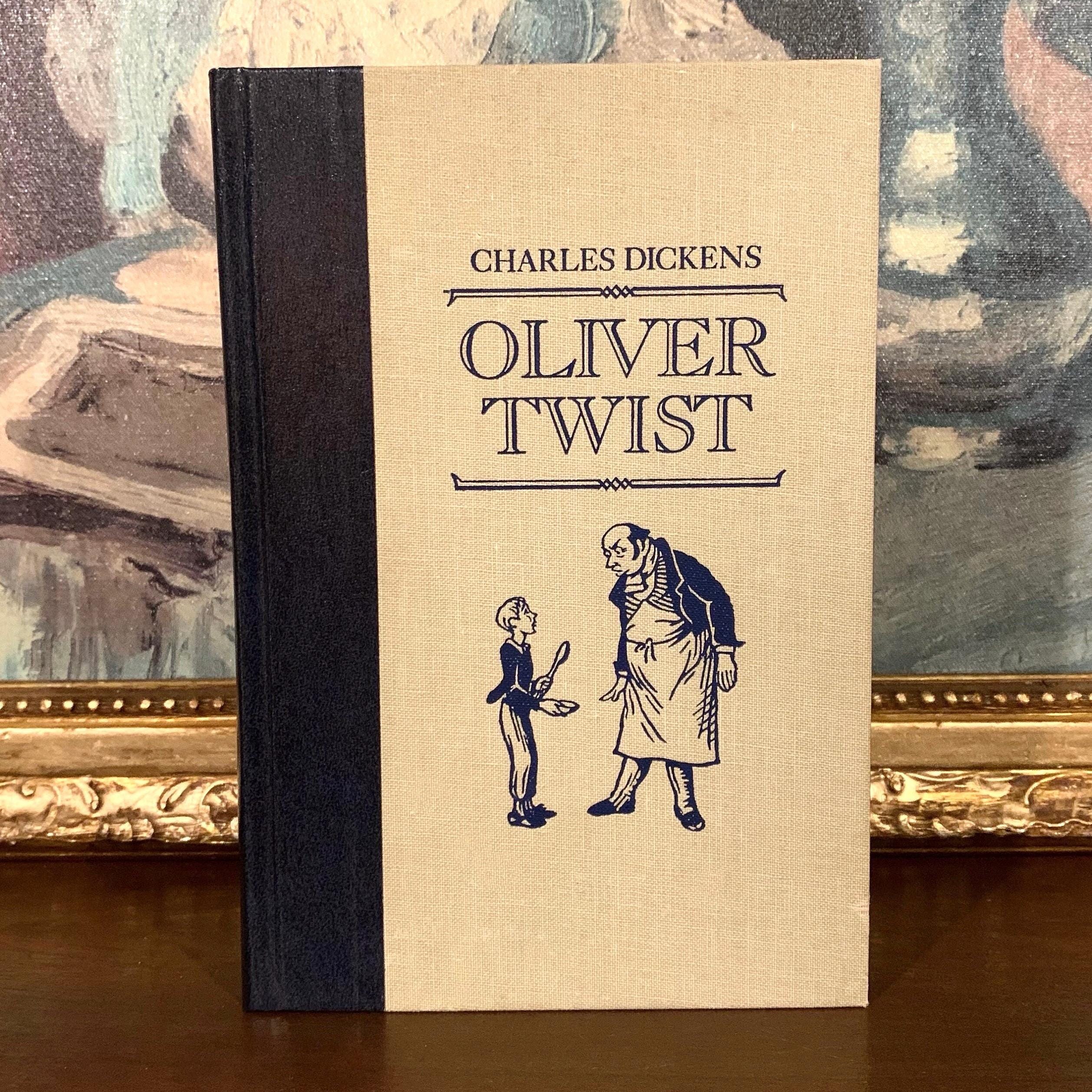 Oliver Twist by Charles Dickens - Illustrated Vintage Cloth and