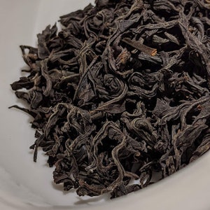 Beautiful Spring Black tea  White tea Oolong tea green tea tieguanyin dahongpao puerh silver needle
