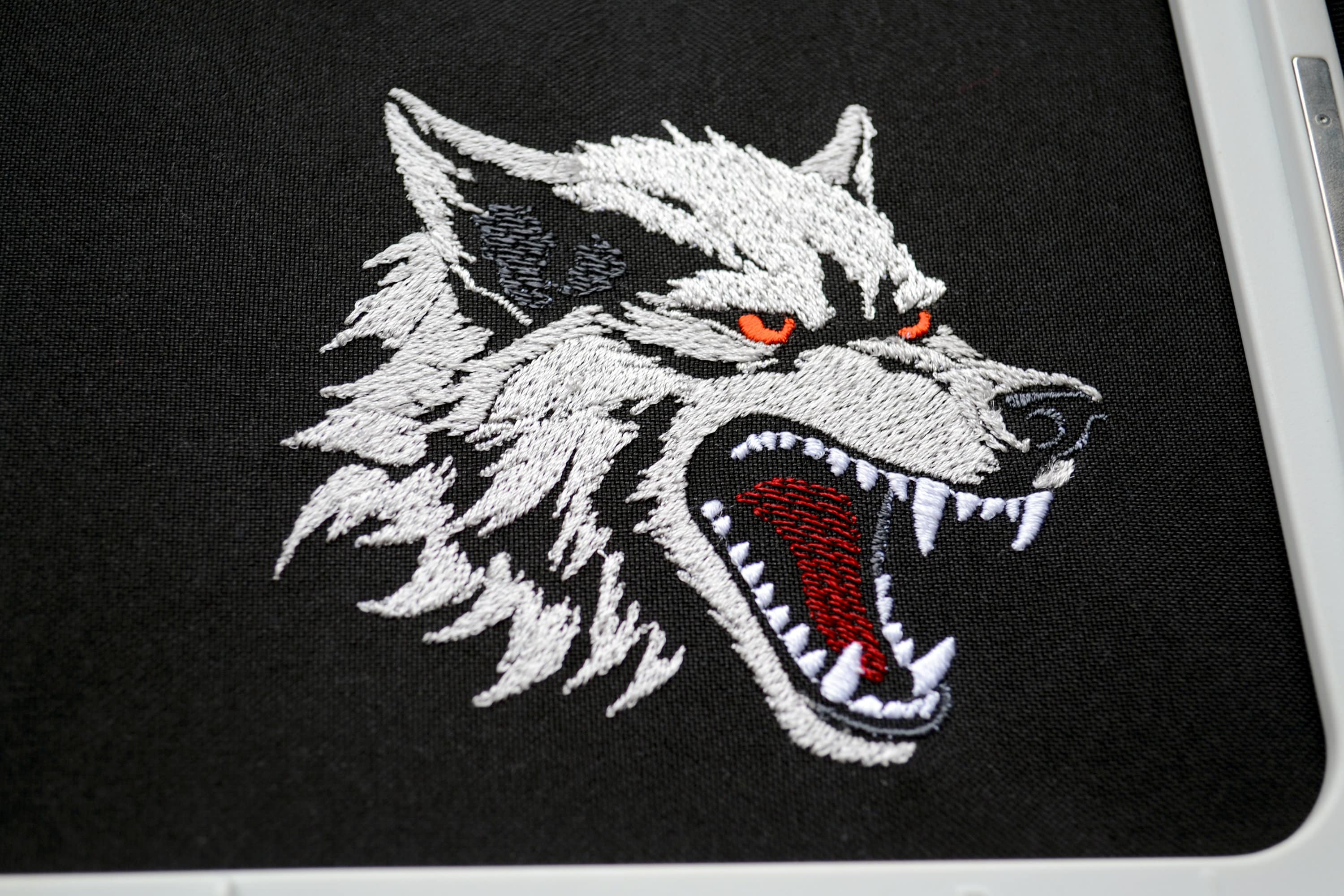 Fierce Wolf Head Embroidery Design - Angry Snarling Wild Beast