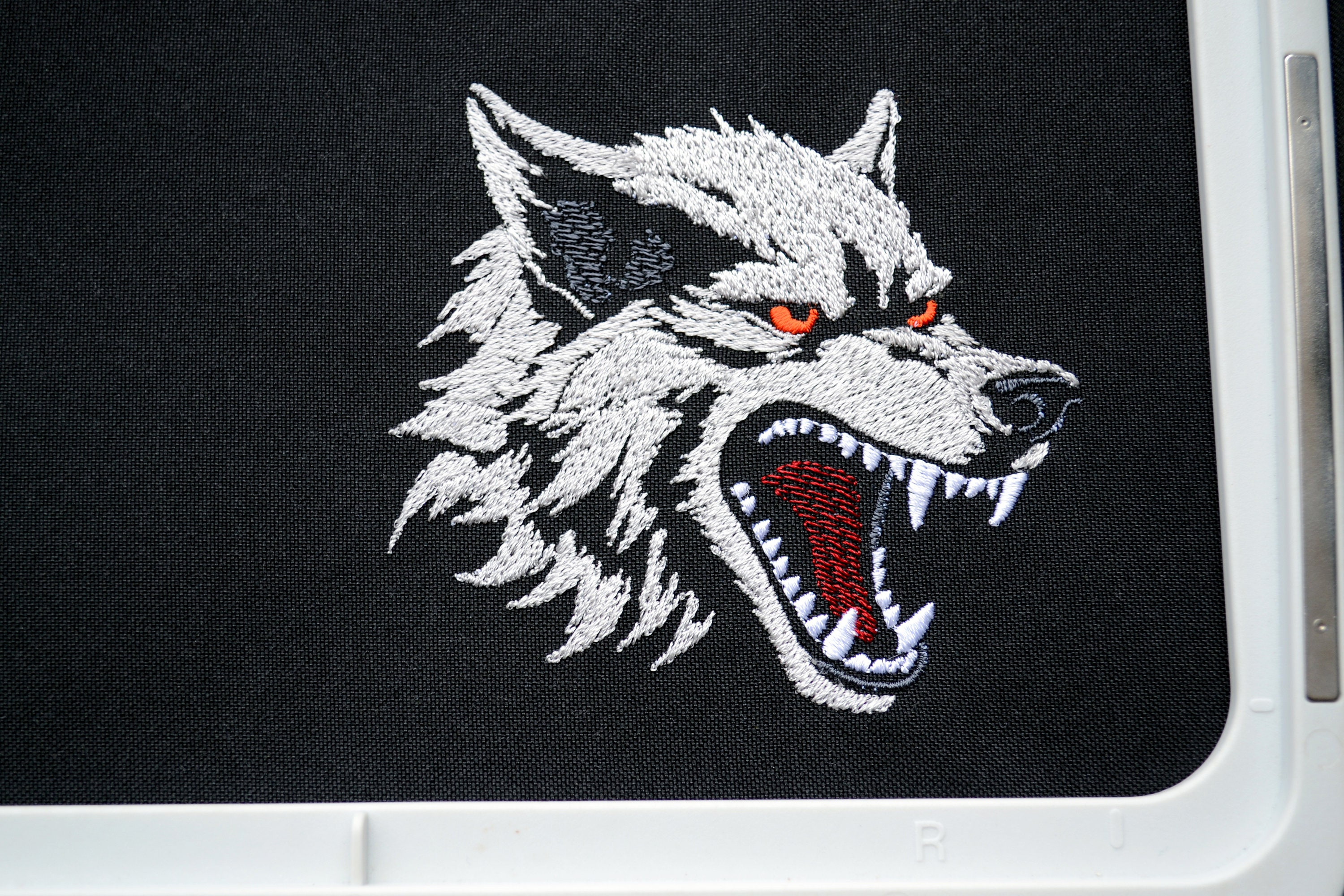 Fierce Wolf Head Embroidery Design - Angry Snarling Wild Beast