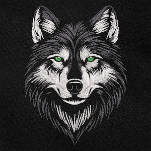 Puede incluir: Un primer plano de la cara de un lobo con pelaje blanco y marcas negras. El lobo tiene ojos verdes y una expresión seria.
