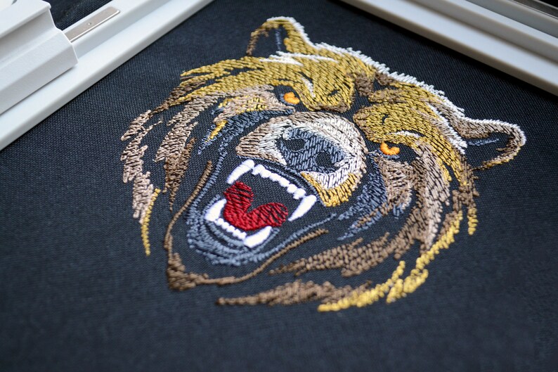 Diseño de bordado rápido de cabeza de oso feroz - Boceto de animal salvaje del bosque para tela oscura, símbolo de poder salvaje, archivos PES para máquina digital imagen 5
