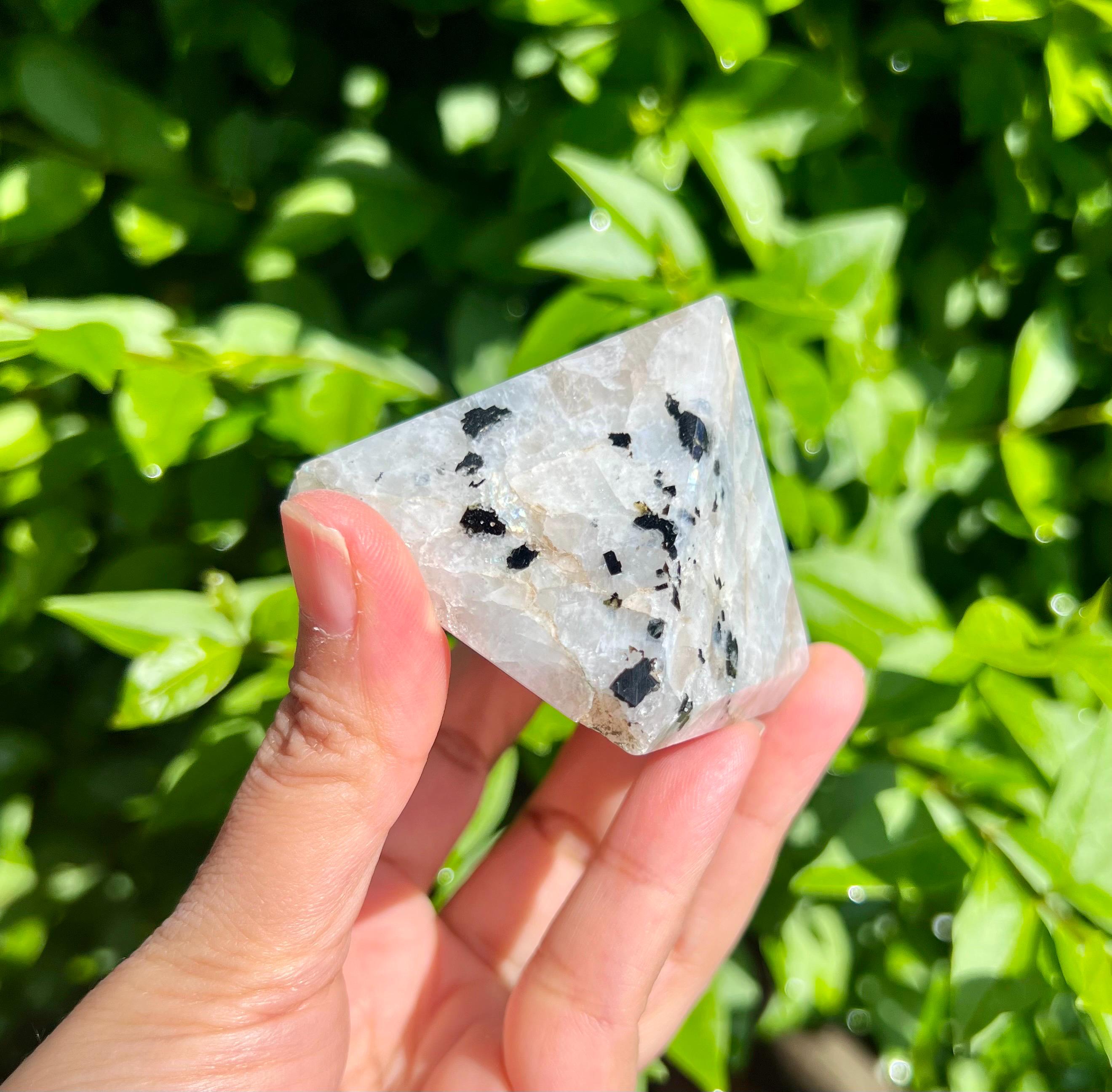 45 mm レインボームーンストーン クリスタルピラミッド、天然