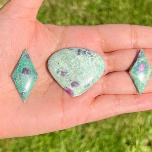 Ruby Fuchsite Crystal Gemstone, Natural Palm Stone, Healing Stone