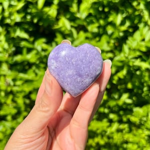 Lepidolite Heart Palm Stone, Crystal Healing Stone 50mm, Lepidolite Heart Crystal, Lepidolite Palm Stone