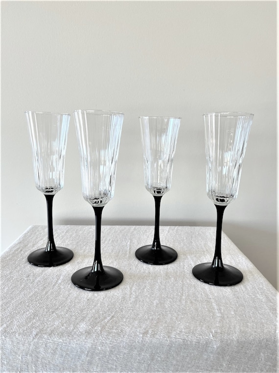 Ribbed cut crystal champagne flute