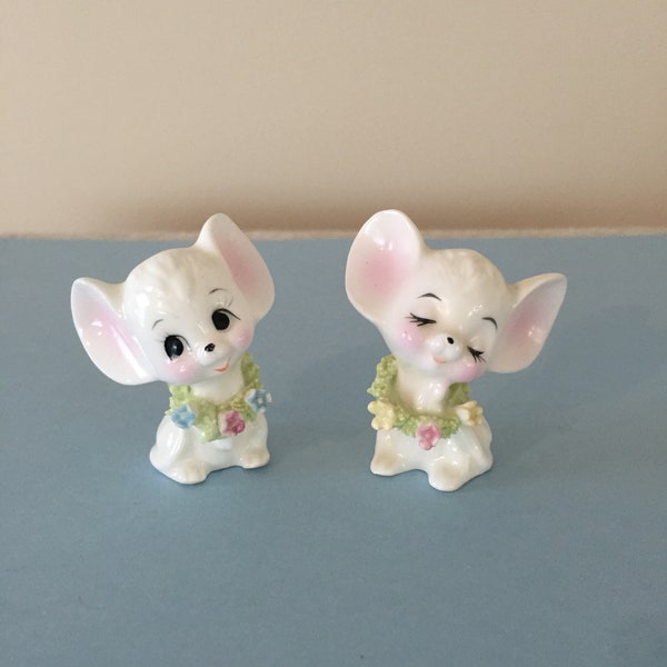 Vintage Pair Of Bone China Miniature Mice Figurines - Made In Taiwan