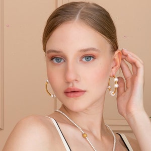 Ohrringe, Creolen, Perlencreolen, handgefertigte Ohrringe, Kunsthandwerk, Geschenk für sie, Jubiläumsgeschenk, originelle Creolen, besonderer Schmuck