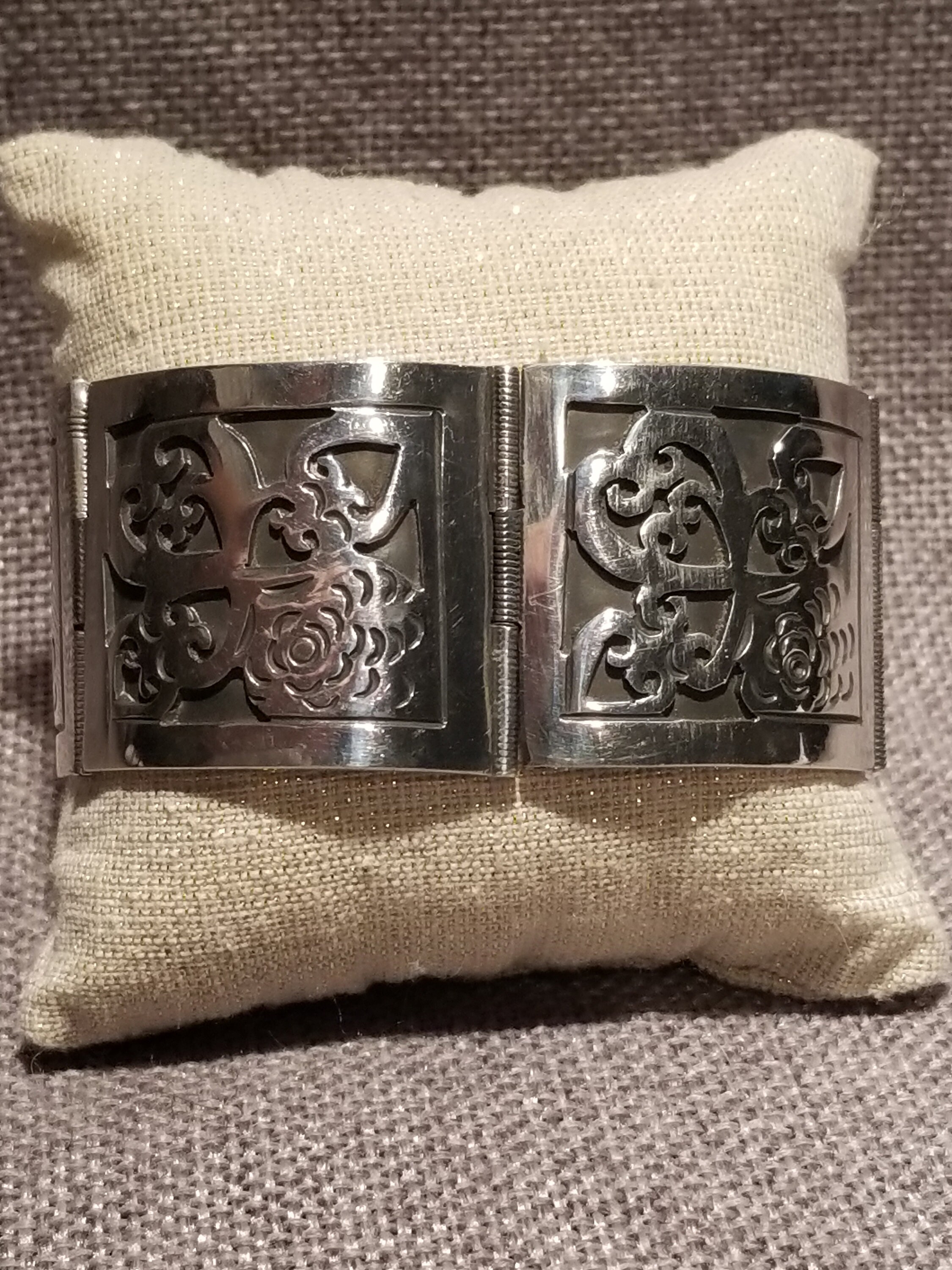 Heavy Mexico Cuernavaca Bracelet - 5 Panel Hinged - Stamped
