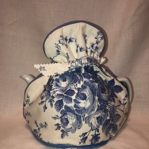 Teapot cosy and Matching Teapot
