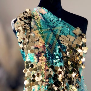 Tessuto con paillettes a forma di sirena tagliato su misura - Blu acqua/Oro