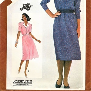Simplicity 5761 Vintage 1982 Sewing Pattern Woman&#39;s Front Button Pullover Dress, Puffed Sleeves, Jiffy Pattern, Easy To Sew,  Size 8 UNCUT