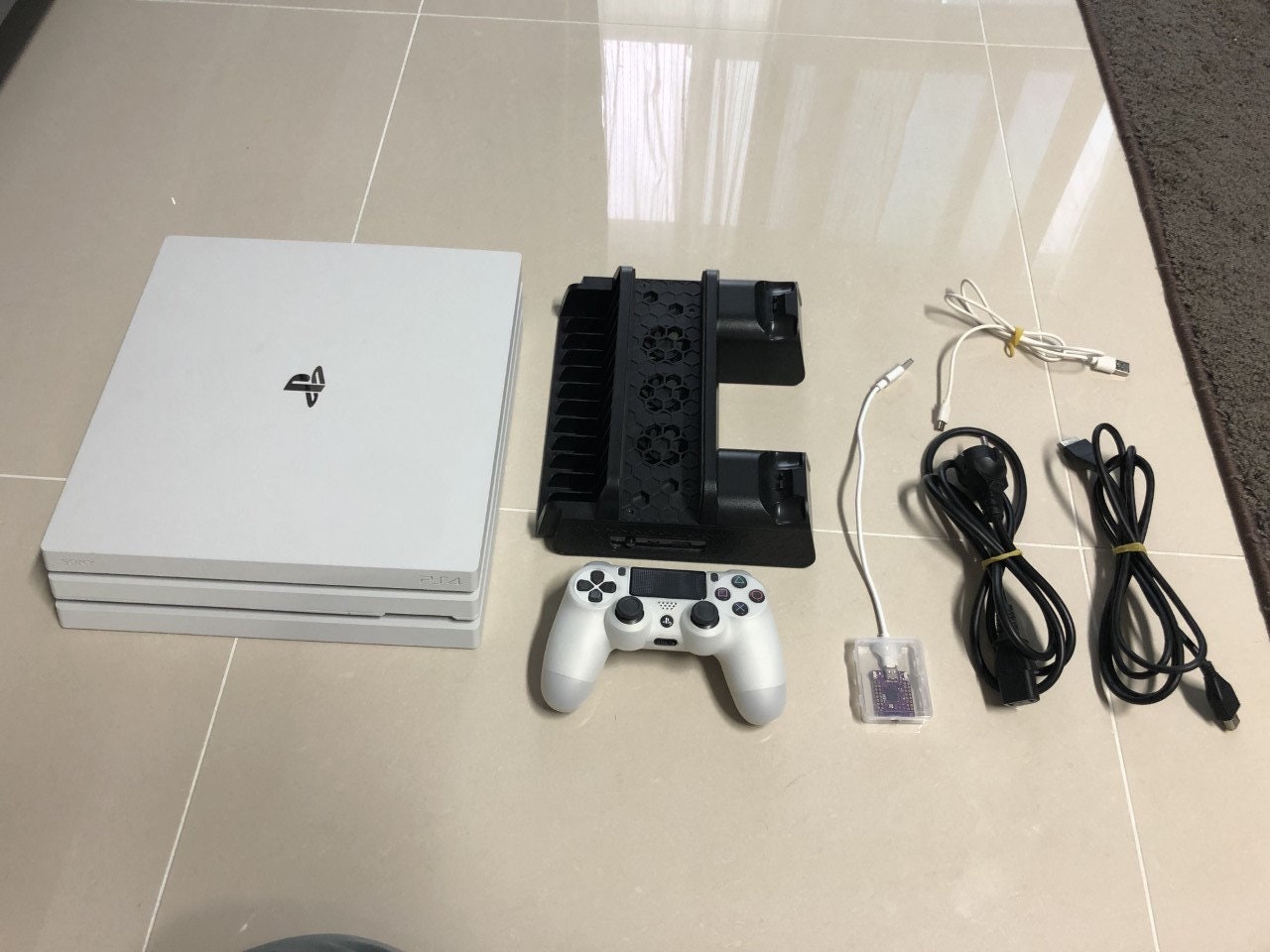 ps4Pro CUH-7117B