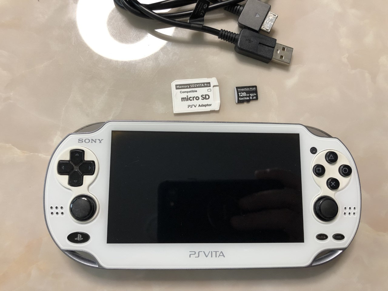 Nintendo Switch Vita white Amazon.com: PlayStation Vita Wi-Fi model Glacier White (PCH