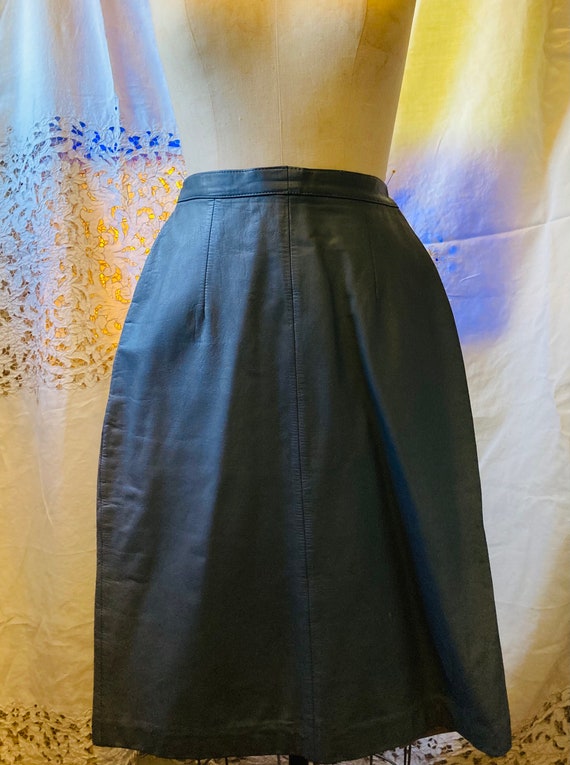 1980s Grey Leather Pencil Skirt, 28” Waist, Knee L