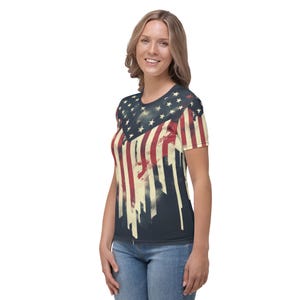 Modern USA Flag T-Shirt for Women – Durable, Comfortable Fit Women&#39;s T-shirt