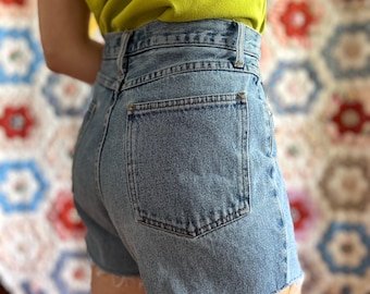 Vintage 90 L.A. Blues Mid-Weight Light Faded Wash High-Waist Denim Distressed Cut-Off Shorts//Size 31/32