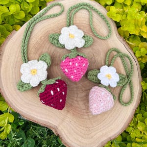 Strawberry Car Rearview Mirror Hanging Charm/Bag Charm/Car Accessories