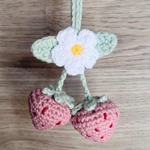 Strawberry Car Rearview Mirror Hanging Charm/Bag Charm/Car Accessories