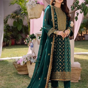 Asim Jofa Original Chiffon Embroidered Pakistani Designer Wear Size Medium