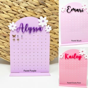 Earring Holder Personalized for Girl, Earring Stand, Kids Gifts, Acrylic Earring Display, Jewelry Organizer, Earring Organizer, Daisy Girl