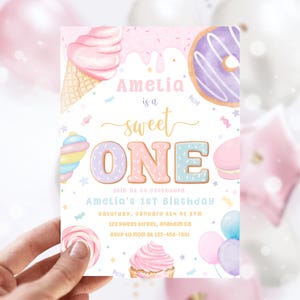 Invito per il primo compleanno di una ragazza / Invito per il primo compleanno di una ragazza / Invito con dolci pastello / Invito con cupcake gelato e ciambella SB1