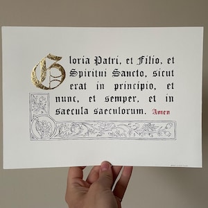 Handgemalte Gloria Patri, traditionelle katholische Gebetskunst, katholische beleuchtete Handschrift, katholische Wandkunst, katholische Gebetskunst
