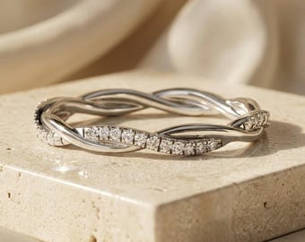Sterlingzilveren gedraaide oneindige diamanten bandring | Verweven pavé-trouwring | Minimalistische stapelbare beloftering
